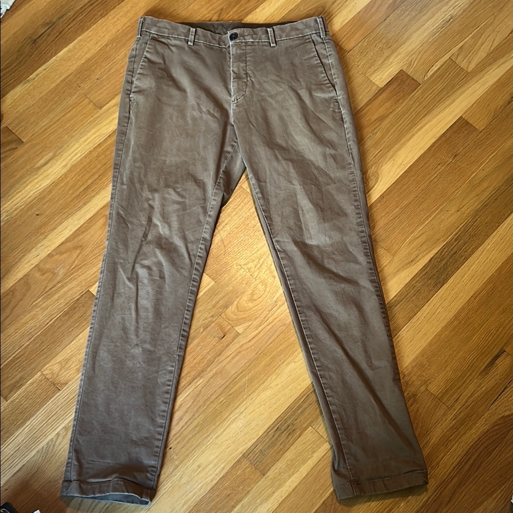 Uniqlo Men's brown Chino style pants.  Gently worn. Size 34 x 34
